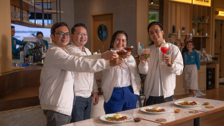 Media Gathering dalam acara Grand Opening Société Surabaya. (Sumber: Genaya PR)