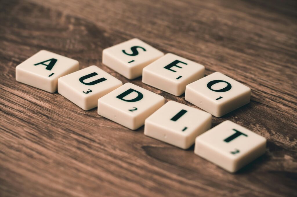 Kesalahan SEO akan berdampak pada visibilitas website di SERP. (Sumber: Pexels)