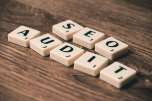 Kesalahan SEO akan berdampak pada visibilitas website di SERP. (Sumber: Pexels)