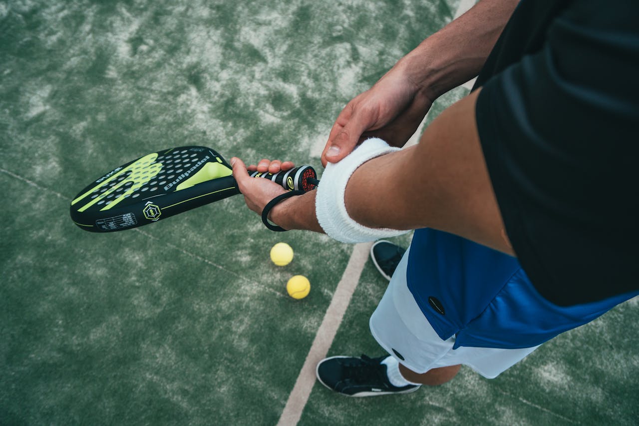 Ilustrasi tren padel yang sedang hype saat ini. (Sumber: Pexels)