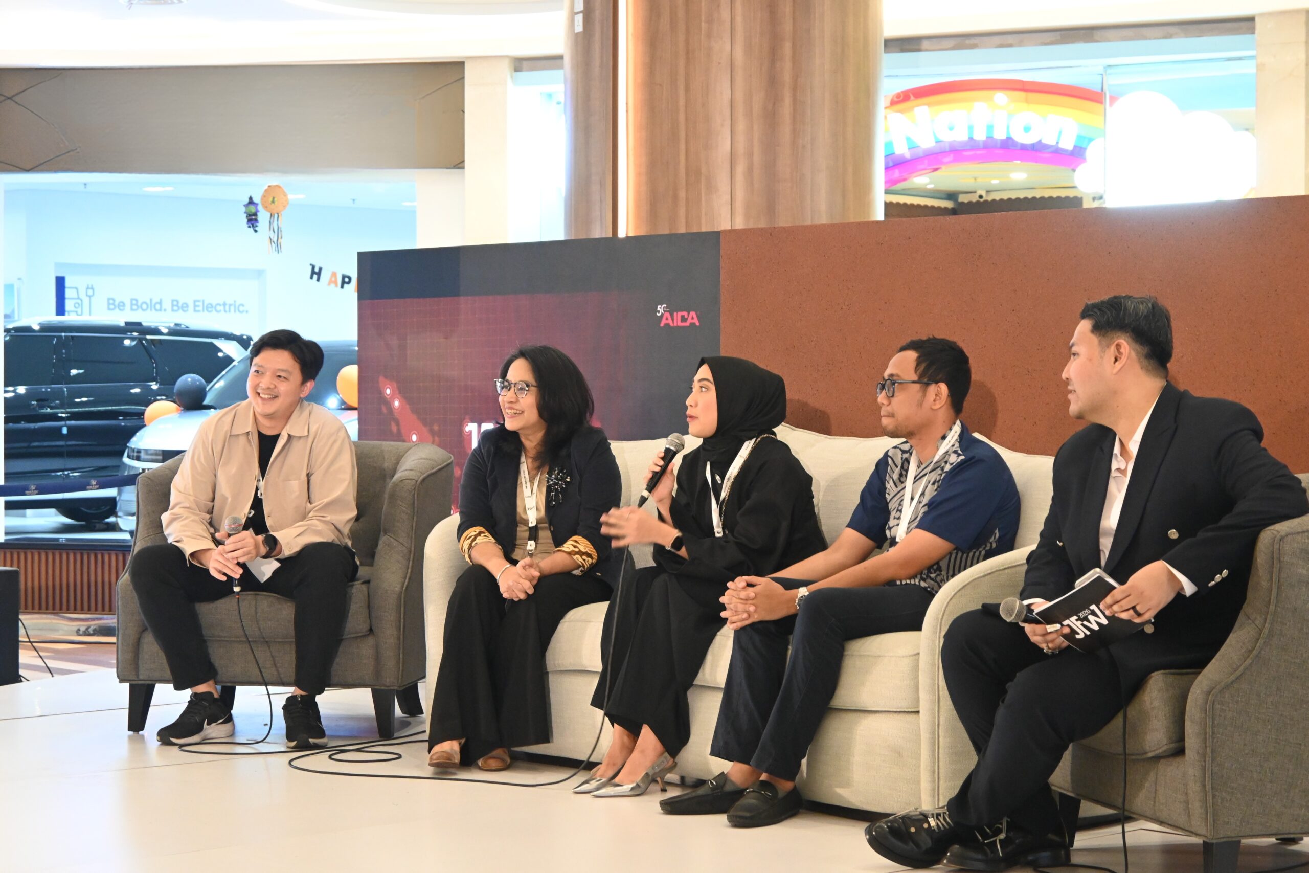 Ilustrasi tips konferesi pers AICA X JFW 2026. (Sumber: Dok. Genaya)