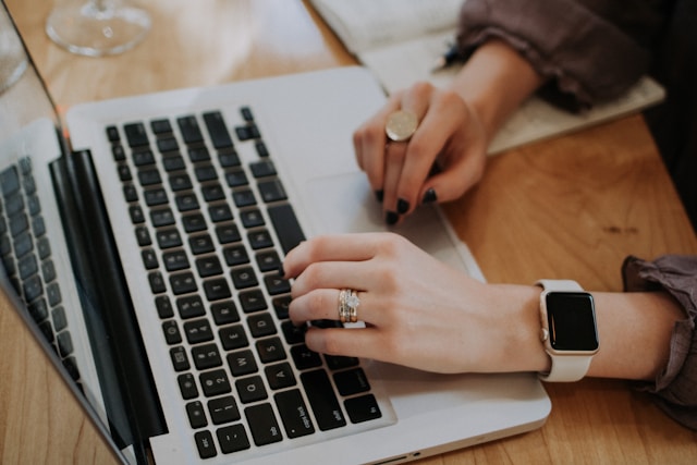 Ilustrasi brand sulit masuk ke media besar. (Sumber: Unsplash)