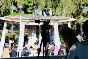 Ilustrasi media gathering. (Sumber: Unsplash)