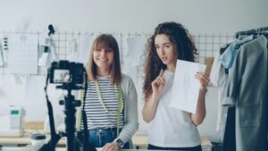 Ilustrasi jasa KOL marketing. (Sumber: Unsplash)