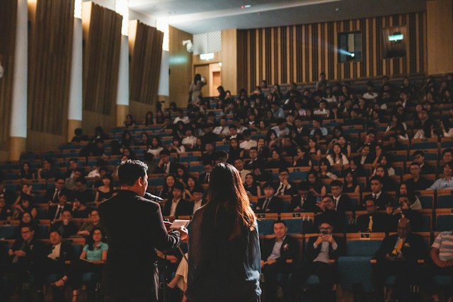 Ilustrasi press conference. (Sumber: Unsplash)